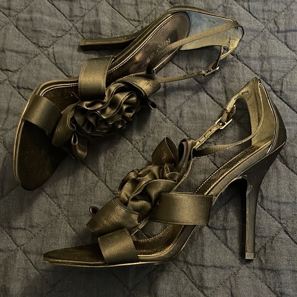 Nine West heels - Picture 2 of 2